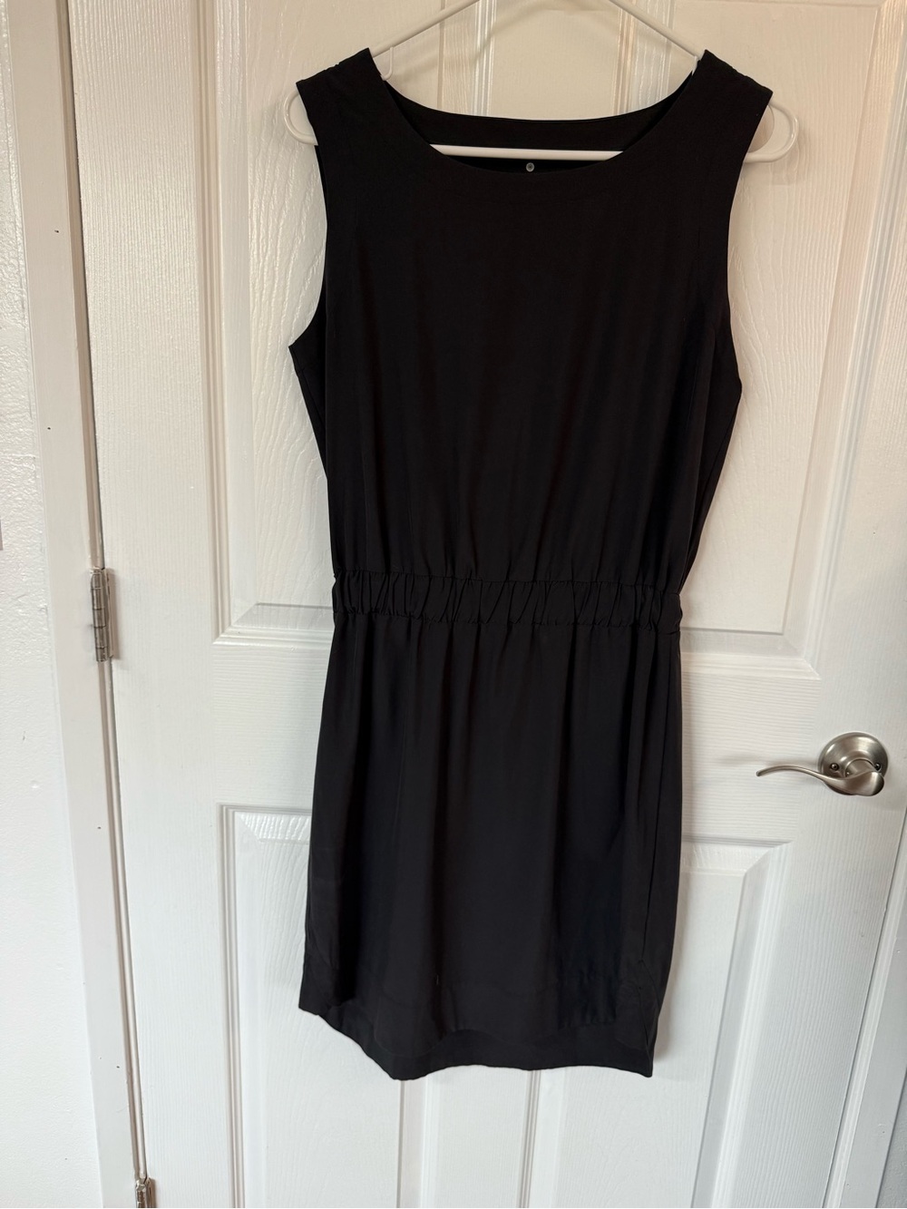 Athleta Black Sleeveless Elastic-Waist Mini Dress
